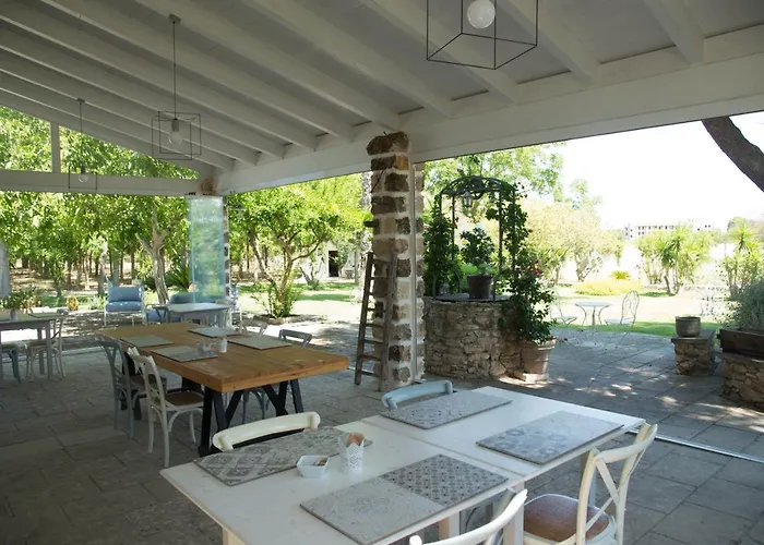 Dimora Del Duca Coyntry Lecce, Masseria 4* مونتيروني دي ليتشي
