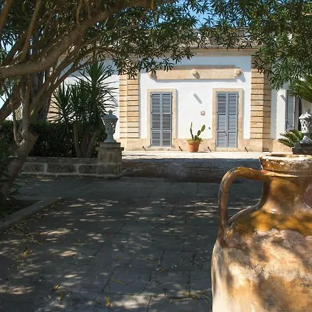 Bed & Breakfast Dimora Del Duca, Masseria Di Charme 4*